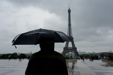 Eifelturm bei Regen